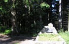 pomník v sedle pod Javorinou